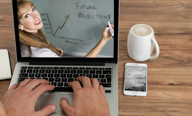 Faire une formation en ligne les avantages
