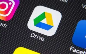 Kontakte von iPhone auf Android übertragen per Google Drive: Handy mit Google Drive App